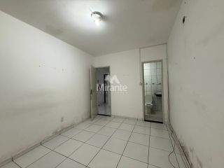 Casa Para Alugar com 2 quartos, sendo 1 suíte, no bairro Mangabeira em Feira De Santana