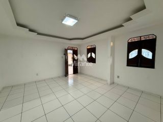 Casa Para Alugar com 2 quartos, sendo 1 suíte, no bairro Mangabeira em Feira De Santana