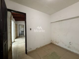 Casa Para Alugar com 2 quartos, sendo 1 suíte, no bairro Mangabeira em Feira De Santana
