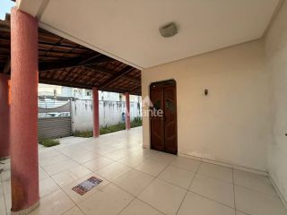 Casa Para Alugar com 2 quartos, sendo 1 suíte, no bairro Mangabeira em Feira De Santana