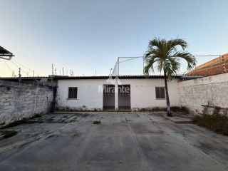 Casa Para Alugar com 2 quartos, sendo 1 suíte, no bairro Mangabeira em Feira De Santana
