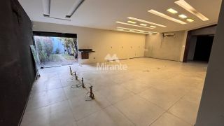 Casa Para Alugar com 5 quartos no bairro Capuchinhos em Feira De Santana