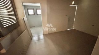 Casa Para Alugar com 5 quartos no bairro Capuchinhos em Feira De Santana