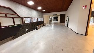 Casa Para Alugar com 5 quartos no bairro Capuchinhos em Feira De Santana