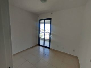 Apartamento Para Vender com 3 quartos sendo 1 suíte no bairro Santa Mônica em Feira De Santana