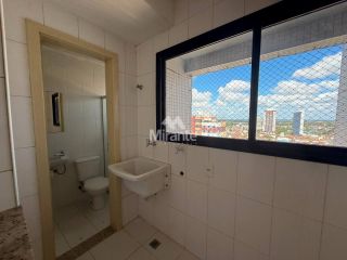 Apartamento Para Alugar com 3 quartos, sendo 1 suíte, no bairro Santa Mônica em Feira De Santana