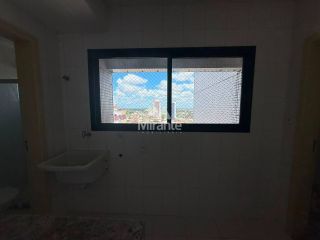 Apartamento Para Alugar com 3 quartos, sendo 1 suíte, no bairro Santa Mônica em Feira De Santana