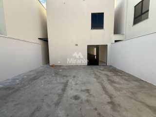 Casa de Condomínio Para Alugar com 3 quartos, sendo 1 suítes no bairro Registro em Feira De Santana