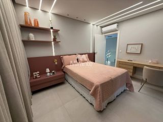 Casa de Condomínio Para Alugar com 04 quartos, sendo 03 suítes, no bairro Sim em Feira De Santana