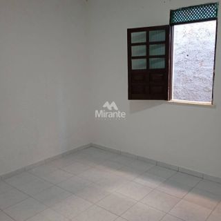 Casa Para Vender com 2 quartos no bairro Tomba em Feira De Santana