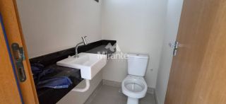 Casa de Condomínio Para Vender com 4 quartos sendo 2 suítes no bairro Lagoa Salgada em Feira De Santana