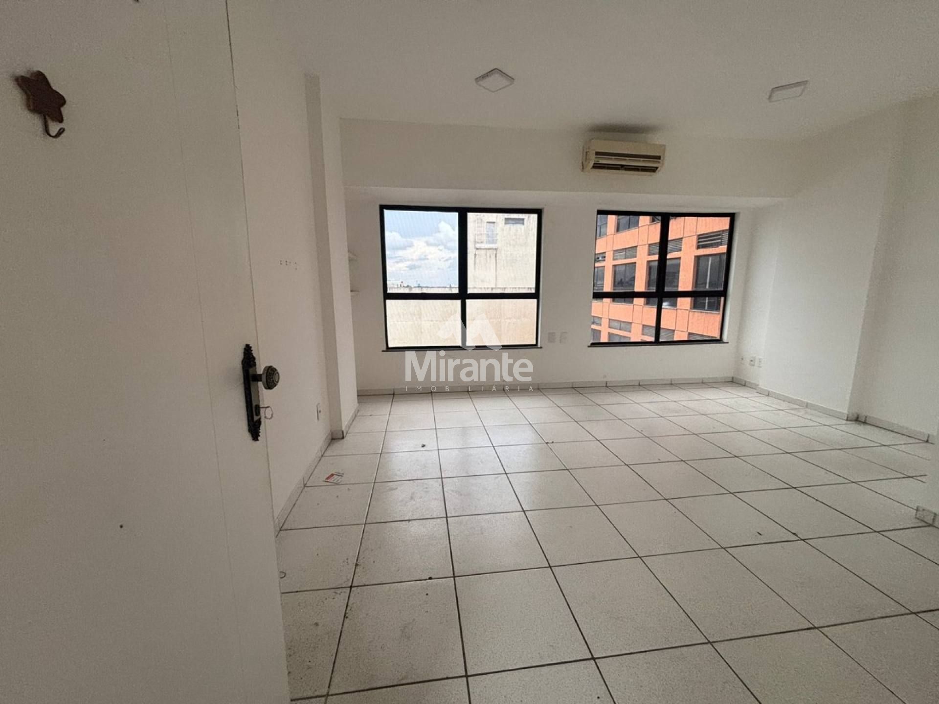 Sala Comercial Para Alugar no bairro Centro em Feira De Santana