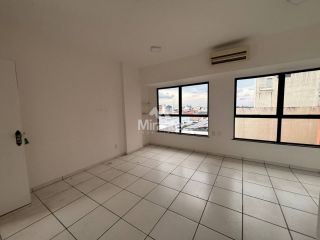 Sala Comercial Para Alugar no bairro Centro em Feira De Santana
