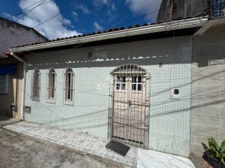 Casa Para Alugar com 2 quartos no bairro Centro em Feira De Santana