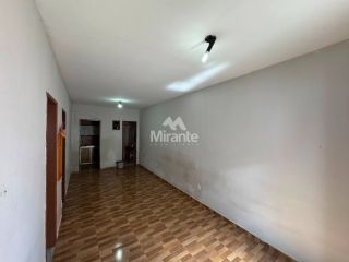 Casa Para Alugar com 2 quartos no bairro Centro em Feira De Santana