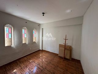 Casa Para Alugar com 2 quartos no bairro Centro em Feira De Santana
