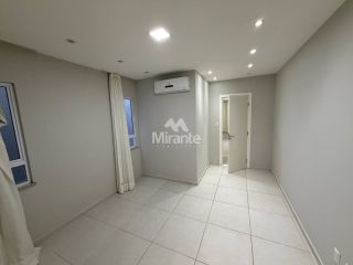 Casa de Condomínio Para Vender com 3 quartos sendo 1 suíte no bairro Registro em Feira De Santana