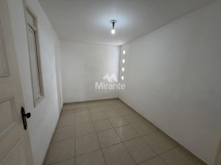 Casa Para Alugar com 2 quartos sendo 1 suíte no bairro Centro em Feira De Santana