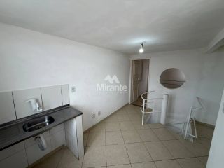 Casa Para Alugar com 2 quartos sendo 1 suíte no bairro Centro em Feira De Santana