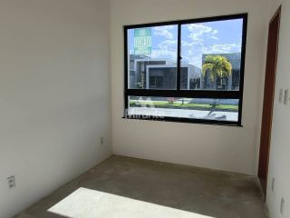 Casa de Condomínio Para Vender com 3 quartos sendo 3 suítes no bairro Registro em Feira De Santana