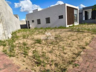 Casa de Condomínio Para Vender com 3 quartos sendo 3 suítes no bairro Registro em Feira De Santana