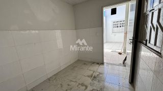 Casa Para Alugar com 3 quartos sendo 1 suíte no bairro Capuchinhos em Feira De Santana
