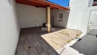 Casa Para Alugar com 3 quartos sendo 1 suíte no bairro Capuchinhos em Feira De Santana