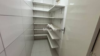 Casa Para Alugar com 3 quartos sendo 1 suíte no bairro Capuchinhos em Feira De Santana