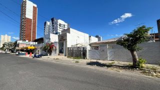 Casa Para Alugar com 3 quartos sendo 1 suíte no bairro Capuchinhos em Feira De Santana