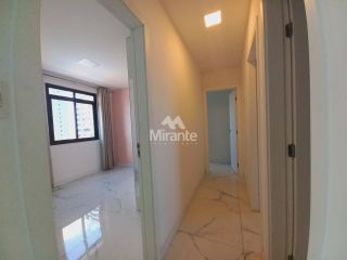 Apartamento Para Alugar com 3 quartos sendo 1 suíte no bairro Santa Mônica em Feira De Santana