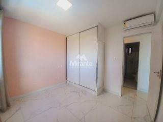 Apartamento Para Alugar com 3 quartos sendo 1 suíte no bairro Santa Mônica em Feira De Santana