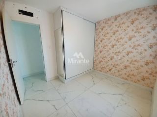 Apartamento Para Alugar com 3 quartos sendo 1 suíte no bairro Santa Mônica em Feira De Santana