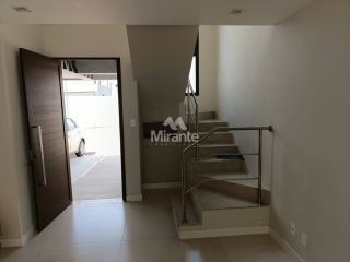 Casa de Condomínio Para Vender com 4 quartos sendo 4 suítes no bairro Lagoa Salgada em Feira De Santana