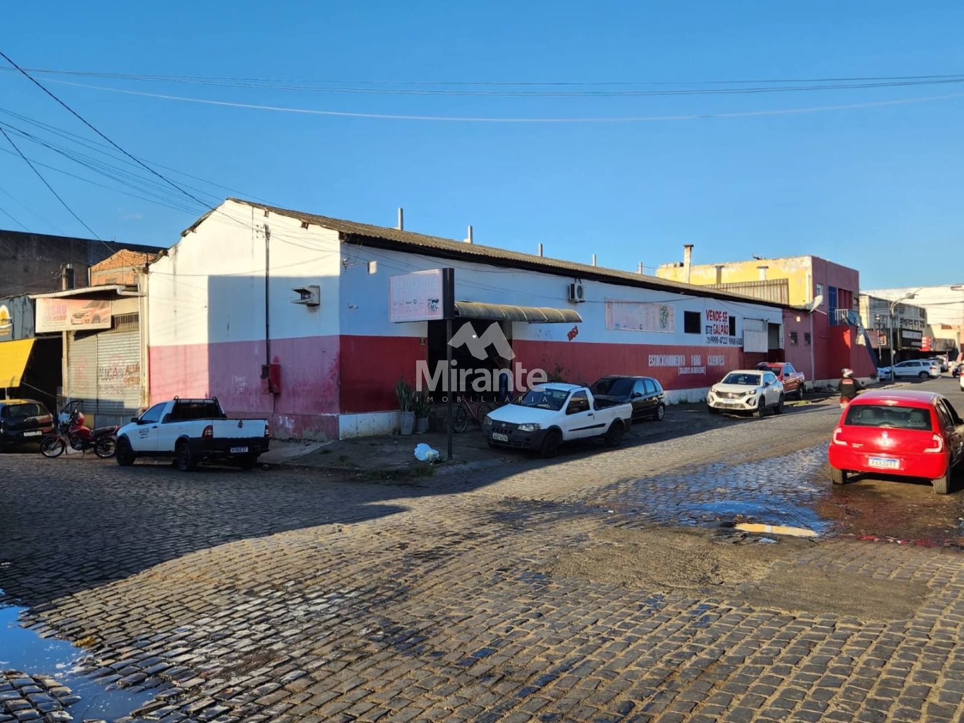 Galpão Para Vender no bairro Centro em Feira De Santana