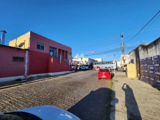Apartamento Para Alugar com 2 quartos sendo 1 suíte no bairro Centro em Feira De Santana