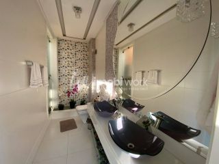 CASA DE ESQUINA PONTO COMERCIAL