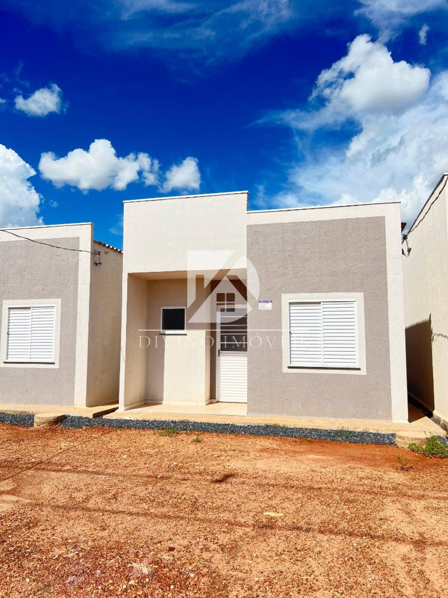 Casa com 2 quartos no bairro NOVO MUNDO em Várzea Grande
