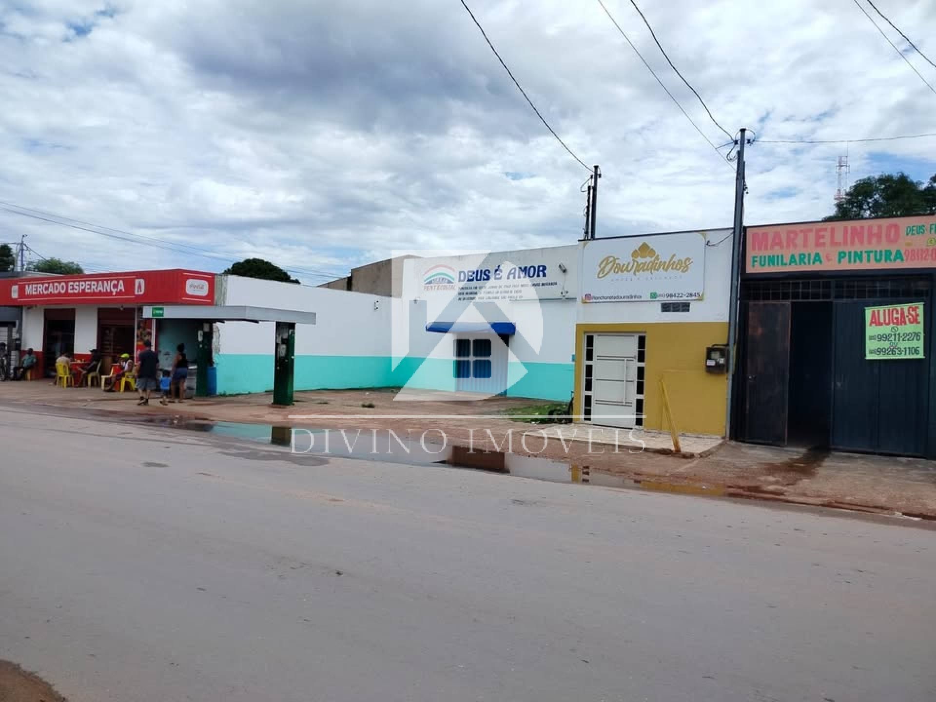 VENDO BARRACÃO COM SALA COMERCIAL