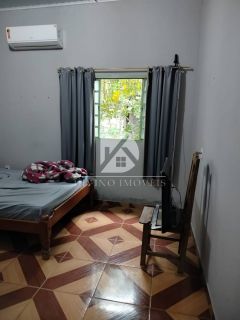 VENDO SOBRADO NO CRISTO REI COM PONTO COMERCIAL NA FRENTE E CASA COM 3/4 NO FUNDO