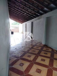 VENDO SOBRADO NO CRISTO REI COM PONTO COMERCIAL NA FRENTE E CASA COM 3/4 NO FUNDO