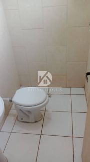 VENDO SOBRADO NO CRISTO REI COM PONTO COMERCIAL NA FRENTE E CASA COM 3/4 NO FUNDO