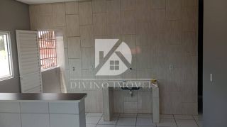 VENDO SOBRADO NO CRISTO REI COM PONTO COMERCIAL NA FRENTE E CASA COM 3/4 NO FUNDO