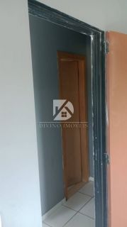 VENDO SOBRADO NO CRISTO REI COM PONTO COMERCIAL NA FRENTE E CASA COM 3/4 NO FUNDO