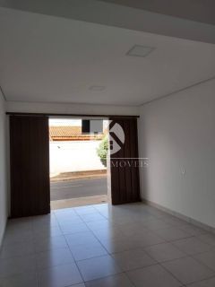 VENDO SOBRADO NO CRISTO REI COM PONTO COMERCIAL NA FRENTE E CASA COM 3/4 NO FUNDO