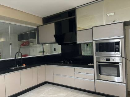 CASA EM CONDOMINIO NA ESTRADA DA GUARITA