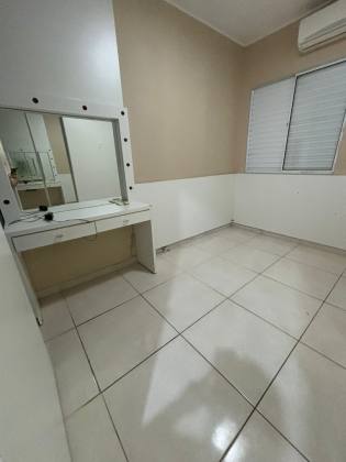 CASA EM CONDOMINIO NA ESTRADA DA GUARITA