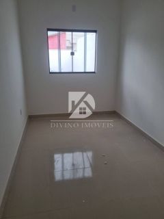 CASA COM 2 QUARTOS SENDO UMA SUITE, BEM LOCALIZADA NO JD PAULA 2 EM VARZEA GRANDE