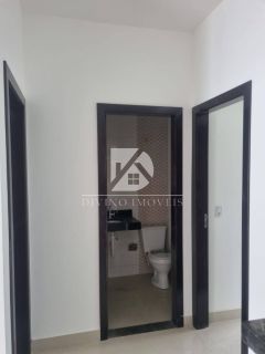 CASA COM 2 QUARTOS SENDO UMA SUITE, BEM LOCALIZADA NO JD PAULA 2 EM VARZEA GRANDE