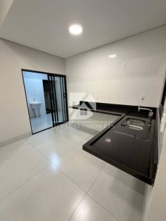 VENDE-SE CASA EM CUIÁBA- JARDIM GRAMADO