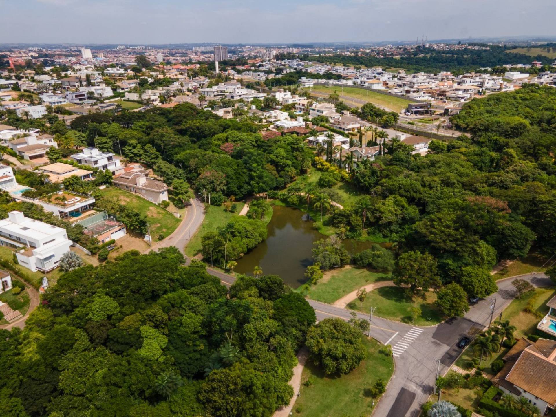 Apartamento Para Alugar com 2 quartos 2 suítes no bairro Farolândia em Aracaju